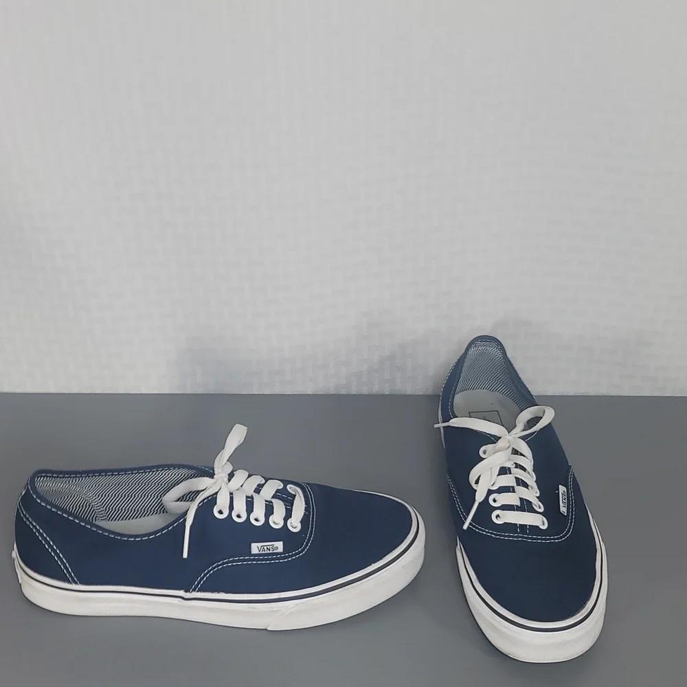 Vans sneakers size 10 excellent condition - Picture 1 of 10